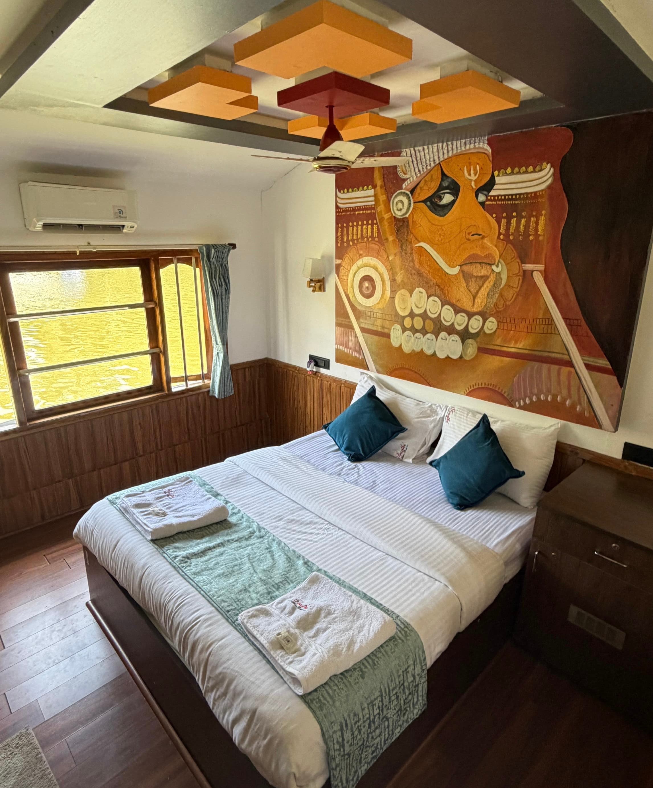 GT Houseboats Gallery Image 1